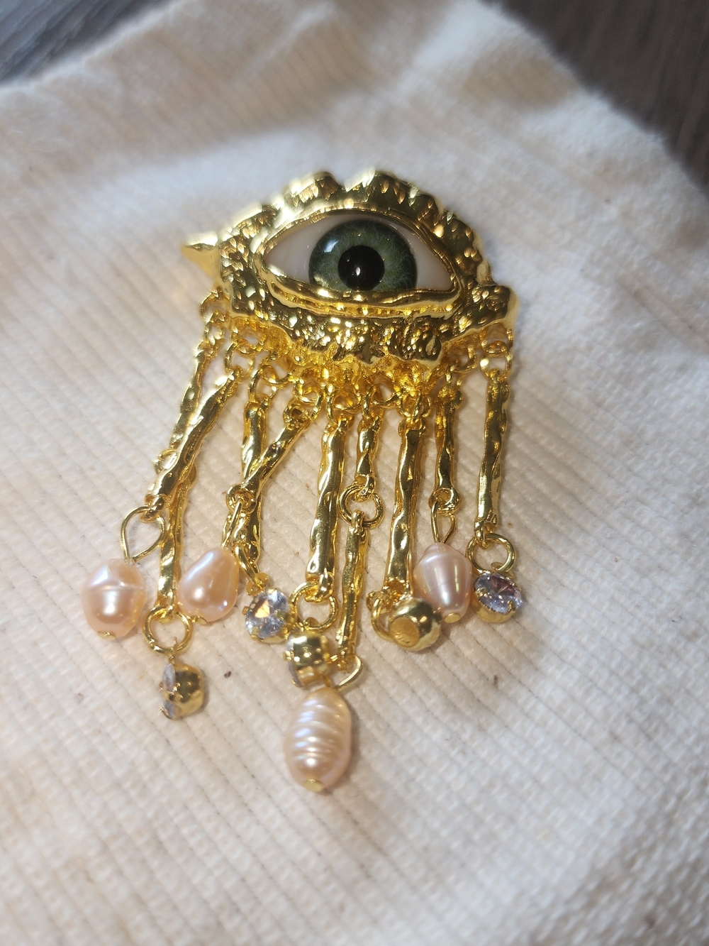 Gold Eye Brooch with Green Glass Iris and Pearl Drops - Picture 6 of 11